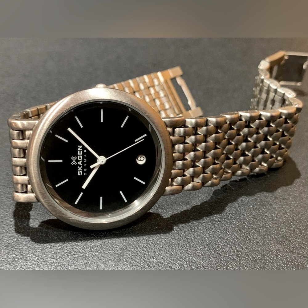 Skagen Denmark Signature Slim Steel Mesh Watch Rare Hard to find discontinued